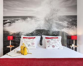 Beachouse - Surf, Bed & Breakfast - Ericeira - Quarto
