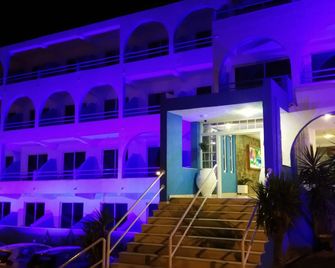 Celadi Vista - Afandu - Budynek