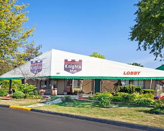 Knights Inn Detroit Area / Sterling Heights - Sterling Heights - Building