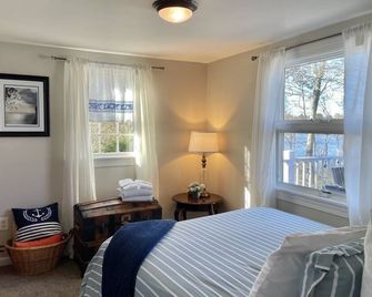 20% Discount for March&april Beach Haven Cottage On Faucet Pond! Beach Pass Prov - Hyannis - Bedroom