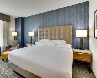 Drury Inn & Suites Lafayette, IN - Lafayette - Slaapkamer