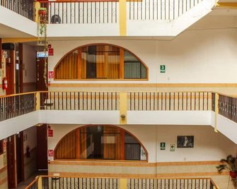 Hotel Los Andes Suite Cajamarca - Cajamarca - Escadas