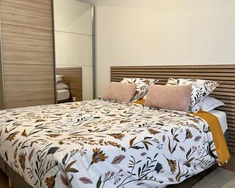 Appartement T2 vue panoramique sur Annecy - Annecy - Chambre