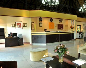 Cresta Riley's - Maun - Aula