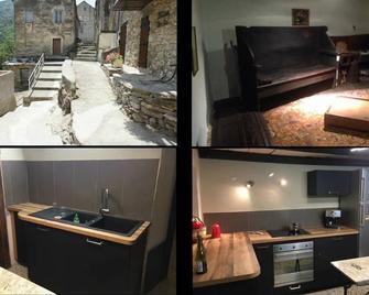 Nice Village House - Mazzola - Cocina