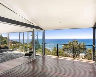 Sandcastle by Coast Hosting - Wamberal - Balcony