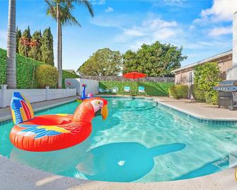 Inviting Home w/ Mountain Views + Pool/Spa - San Diego - Pool