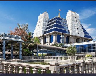 Hotel Savi International - Bengaluru - Building