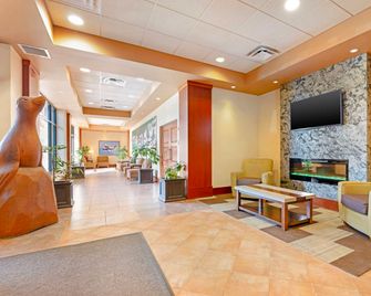 Best Western Plus Barclay Hotel - Port Alberni - Lobby