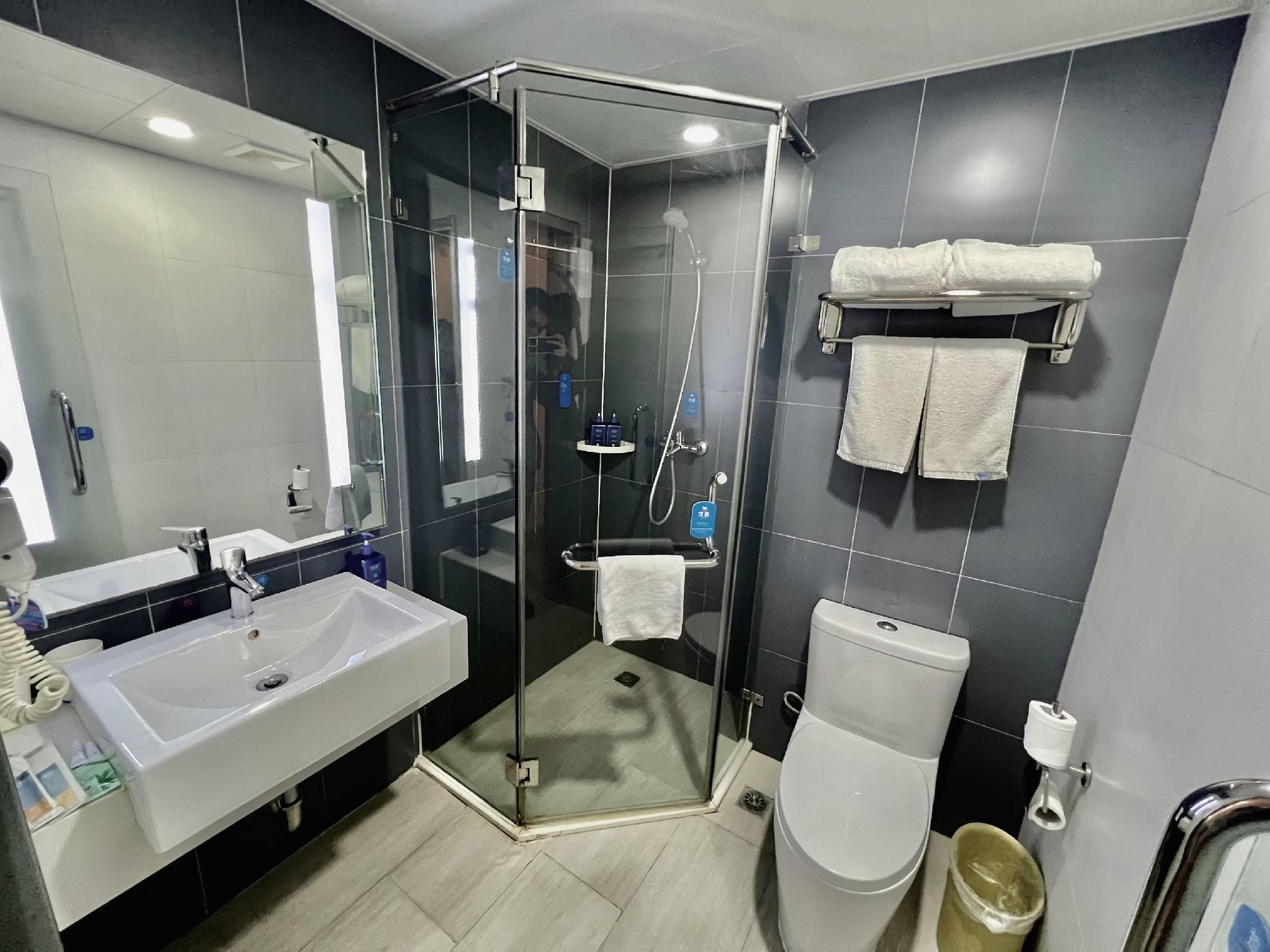 Hanting Hotel Qingdao Taitung Weihai Road - تشينغداو - غرفة نوم
