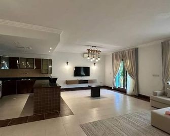 Golden Square Resort - Riyadh - Living room