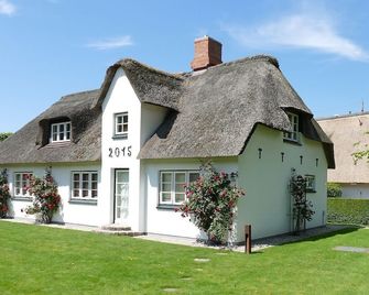 Friesenhof - Nieblum Auf Föhr - Wyk auf Fohr - Будівля