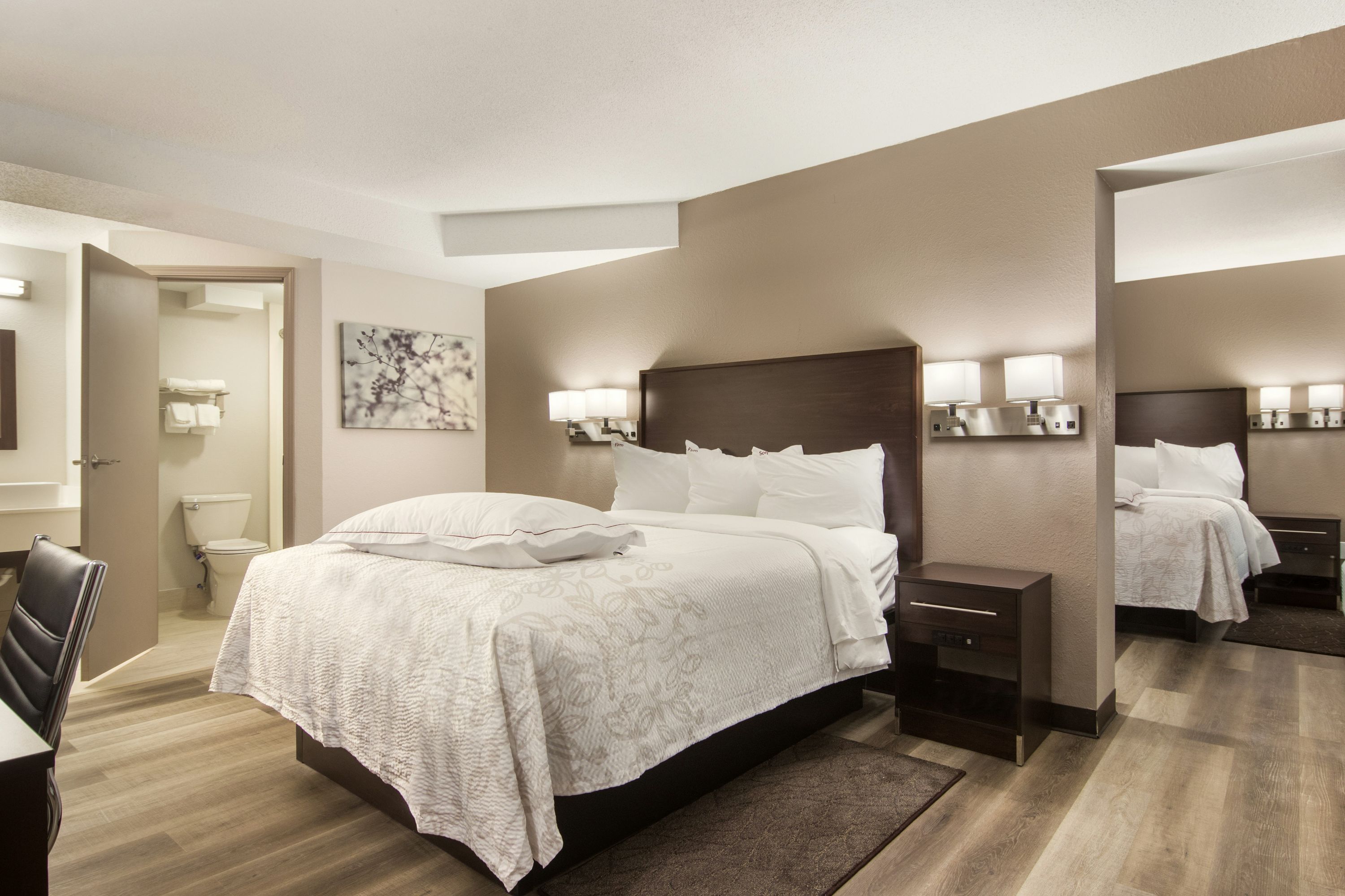 Red Roof PLUS+ & Suites Erie - Erie - Sovrum