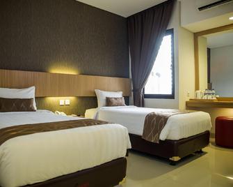 Dcozie Hotel By Prasanthi - Cakarta - Yatak Odası