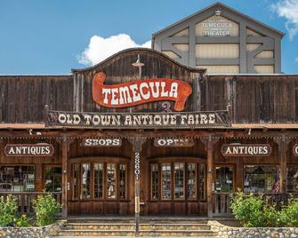 Sundance Retreat - Hemet - Gebouw