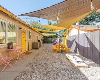 Tribune at Redlands, Arcade Hands - Redlands - Patio