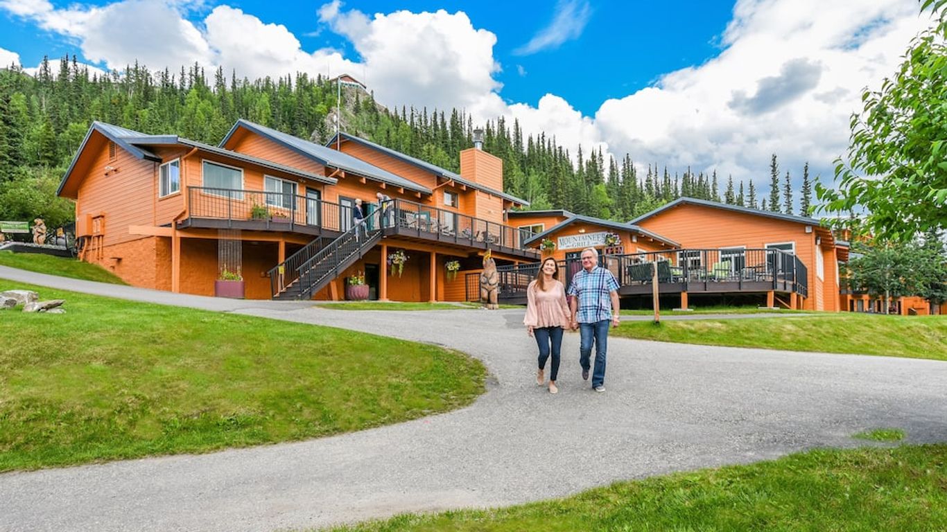 Denali Bluffs Hotel