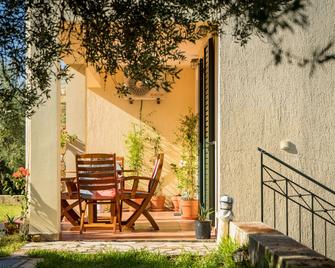 Koxyli Studios & Apartments - Argostoli - Innenhof