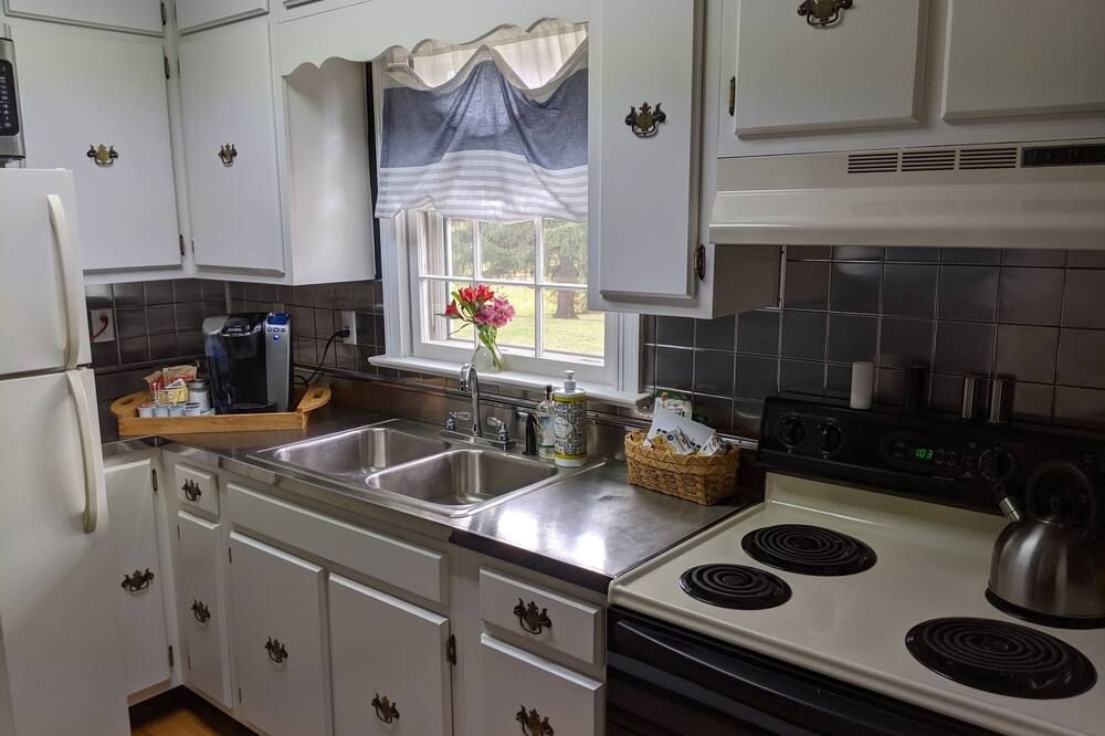 National Historic home w/ Serene & Quiet Setting