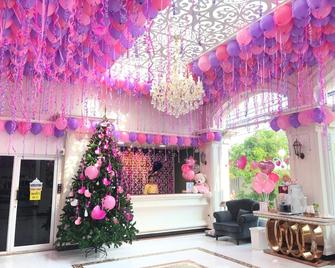 Romance Hotel Sukhumvit 97 - Bangkok - Recepción