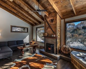 Bearskin Lodge- Alpine Family Chalet - Dinner Plain - Salon