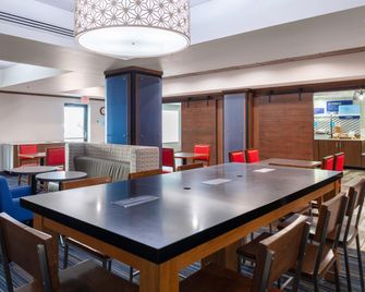 Holiday Inn Express & Suites Roanoke Rapids Se By IHG - Roanoke Rapids - Restaurant