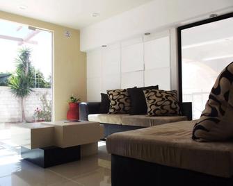 Hotel Cancalli Business & Suites - Tlaxcala - Living room