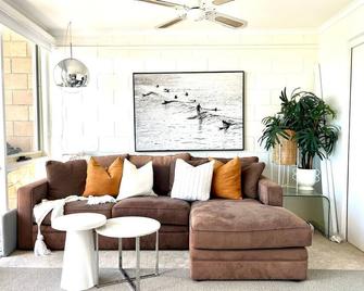 Prime Portsea Pad, perfect for 2 - Portsea - Living room