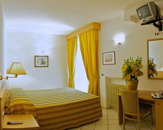 Hotel La Luna - Barano d'Ischia - Schlafzimmer