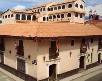 Hotel Casona Colon Inn - פונו - בניין
