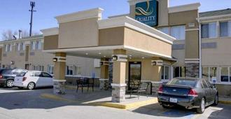 Quality Inn & Suites Des Moines Airport - Des Moines