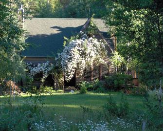 Rent a Private Park and Wildlife Preserve - Willits - Außenansicht