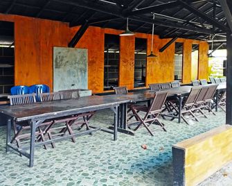 OYO 91973 Green Hotel Near Polsek Sabangau - Palangkaraya - Patio