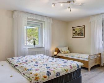 Mentel´s Ferienwohnung - Knüllwald - Bedroom