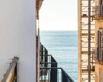 Parthenope's eye on the seafront by Napoliapartments - Nápoles - Balcón