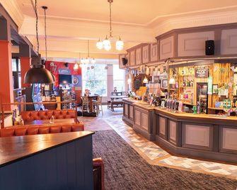 Brentwood Inn by Greene King Inns - רות'רהאם - בר