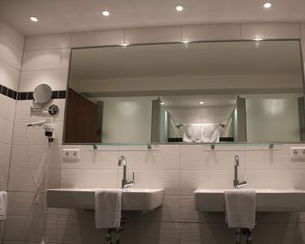 Central-Hotel - Winterberg - Bathroom