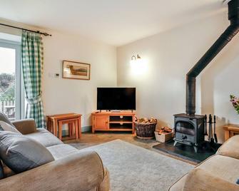 No 2 The Stables - Llangefni - Living room