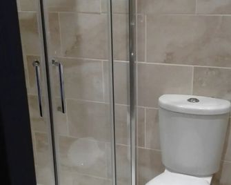 Adelphi Villa - Oban - Bathroom