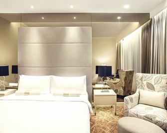 Menara Peninsula Hotel - Cakarta - Yatak Odası