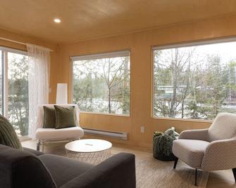 River's Edge Retreat - Clearwater - Wohnzimmer