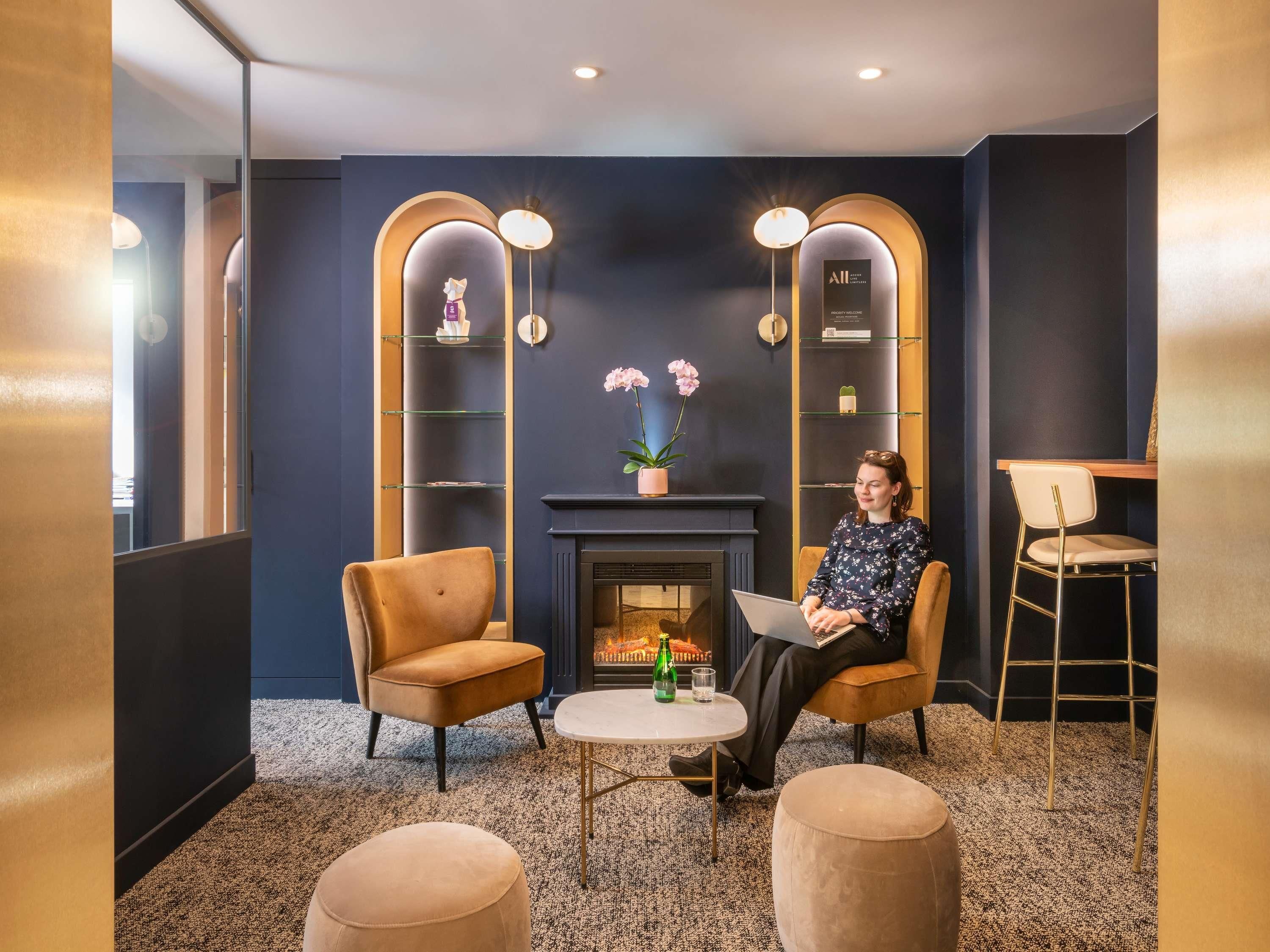 ميركيور فيرساي باريس ويست