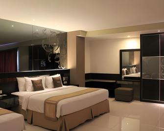 Prime Royal Hotel - סוראבאיה - חדר שינה
