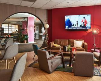 Best Western Plus Paris Saclay - Jouy-en-Josas - Lounge