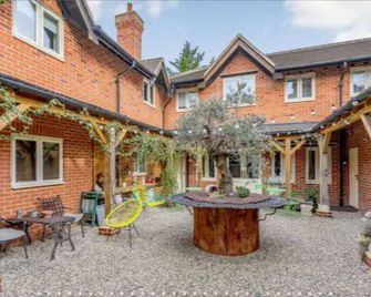 The Kingsley at Eversley - Reading