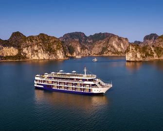 Lan Ha Legend Cruise - Ha Long - Edificio