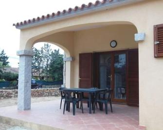 San Teodoro - Centro E Spiaggia A Piedi - Giardino Privato - San Teodoro - Patio