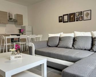 Charbex 4 Bruxelles-Charleroi-airport - Charleroi - Olohuone