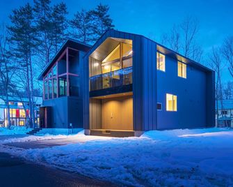 Grey Wolf Chalet by Hakuba White Fox Company - Hakuba - Edificio