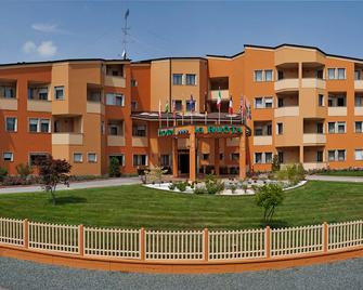Hotel La Ruota - Vicoforte - Edificio